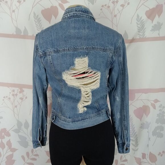 Forever21 premium denim Spike shoulder back distressed Jean jacket size Small - Picture 4 of 10